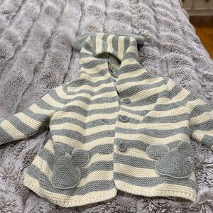 Baby gap 6-12 months sweater
